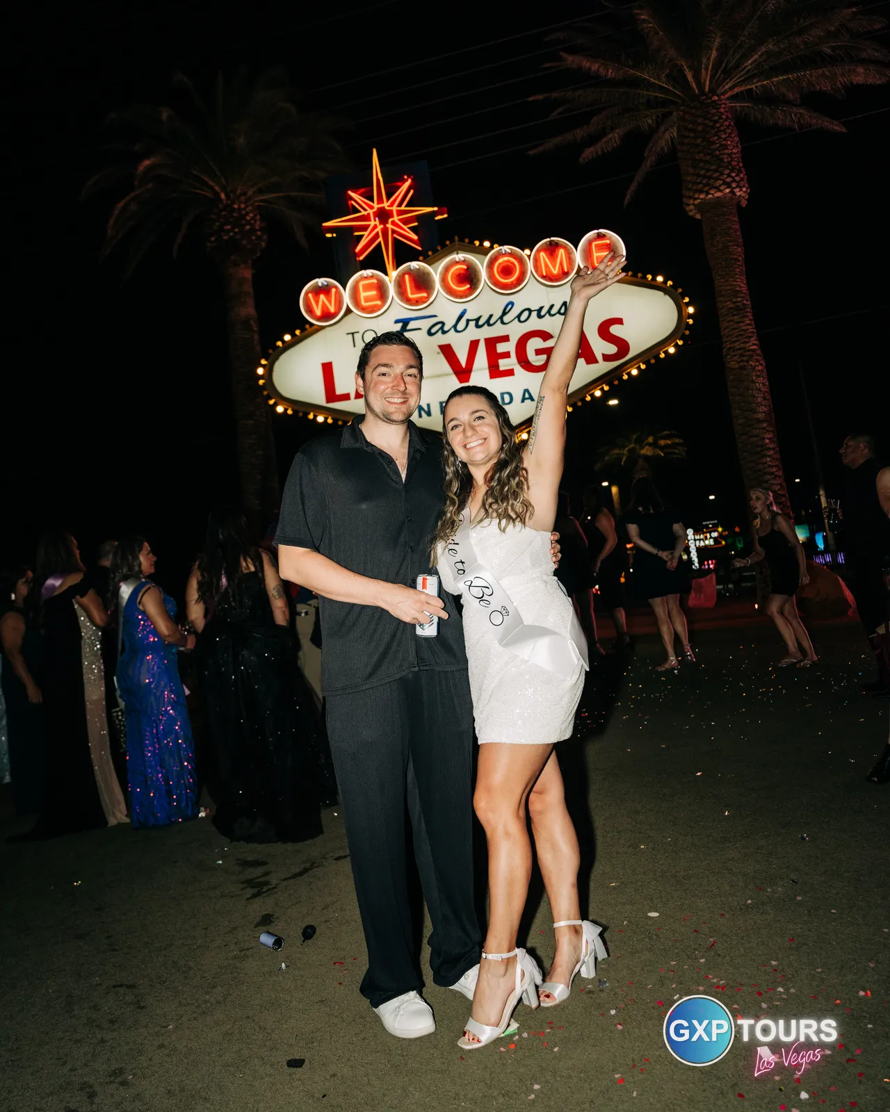 GXP Tours guests on a Nightclub on Wheels night out in Las Vegas